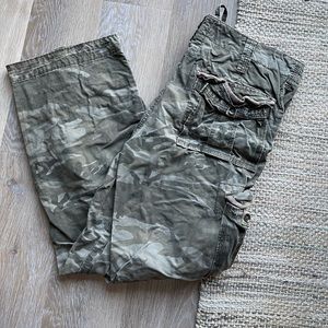 Camouflage men’s cargo pants